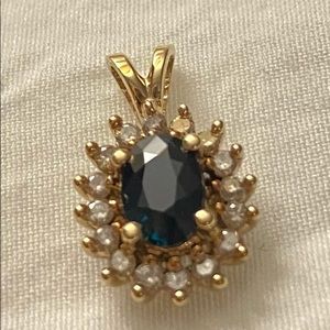 Sapphire pendant with diamonds